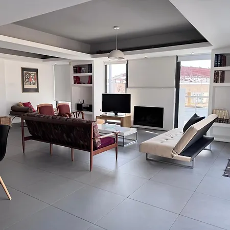 Kerameikos Spacious Loft *